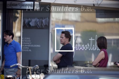 Huizen Bussum 17 juni 2023
Jeroen Rietbergen doet boodschappen en rijdt daarna weer naar het huis van zijn vriendin Linda de Mol