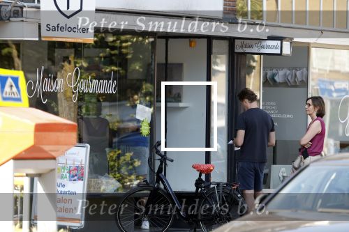 Huizen Bussum 17 juni 2023
Jeroen Rietbergen doet boodschappen en rijdt daarna weer naar het huis van zijn vriendin Linda de Mol