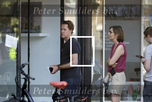 Huizen Bussum 17 juni 2023
Jeroen Rietbergen doet boodschappen en rijdt daarna weer naar het huis van zijn vriendin Linda de Mol