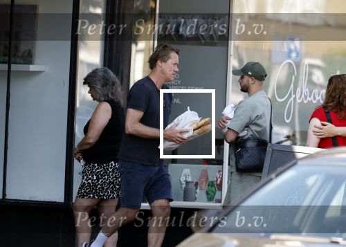 Huizen Bussum 17 juni 2023
Jeroen Rietbergen doet boodschappen en rijdt daarna weer naar het huis van zijn vriendin Linda de Mol