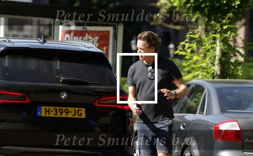 Huizen Bussum 17 juni 2023
Jeroen Rietbergen doet boodschappen en rijdt daarna weer naar het huis van zijn vriendin Linda de Mol