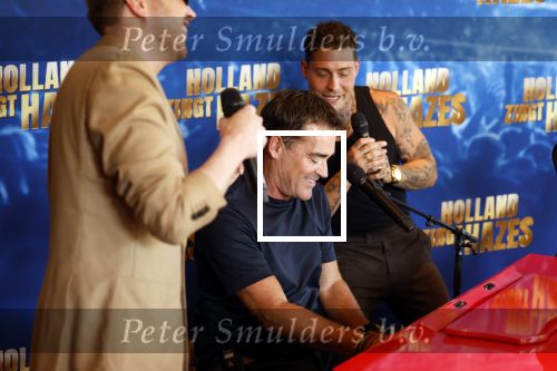 Amsterdam 21 juni 2023
Presentatie Holland zingt Hazes bij Strand Zuid.
De artiesten die volgend jaar mee gaaan doen zijn : Andre Hazes Jeroen v d Boom Douwe Bob Samantha Steenwijk Wolter Kroes en Jamai Looman .