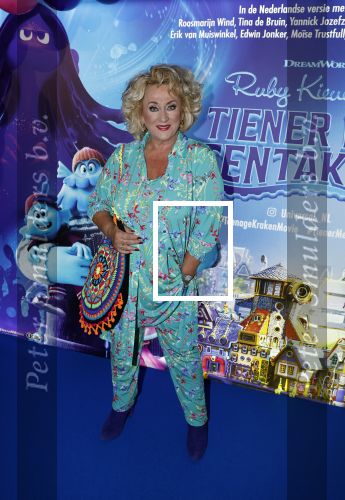 Amsterdam 24 juni 2023
Premiere TIENER MET TENTAKELS in Pathe Arena .
Karin Bloemen
