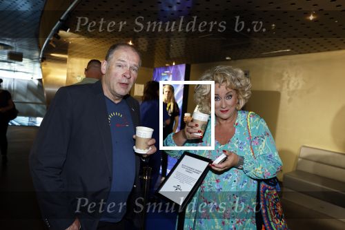 Amsterdam 24 juni 2023
Premiere TIENER MET TENTAKELS in Pathe Arena .
Karin Bloemen met Erik v Muiswinkel