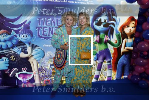 Amsterdam 24 juni 2023
Premiere TIENER MET TENTAKELS in Pathe Arena .
Karin Bloemen en Carolien Spoor