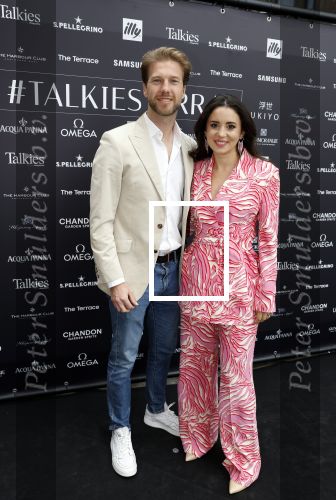 Amsterdam 1 juni 2023
Talkies terras award bij the Harbour Club .
Karsu Donmez kwam met haar verloofde/vriend en haar familie