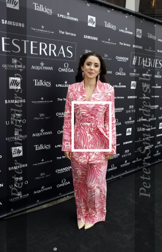 Amsterdam 1 juni 2023
Talkies terras award bij the Harbour Club .
Karsu Donmez kwam met haar verloofde/vriend en haar familie