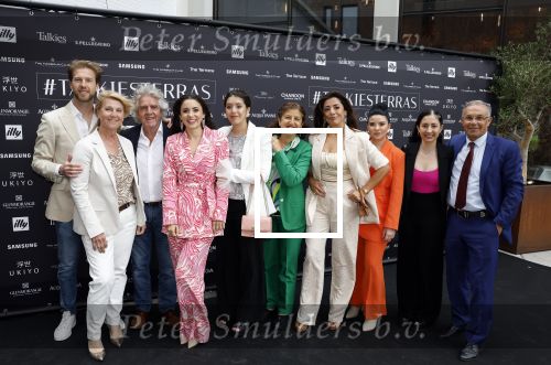Amsterdam 1 juni 2023
Talkies terras award bij the Harbour Club .
Karsu Donmez kwam met haar verloofde/vriend en haar familie