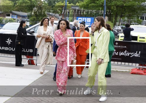 Amsterdam 1 juni 2023
Talkies terras award bij the Harbour Club .
Karsu Donmez kwam met haar verloofde/vriend en haar familie