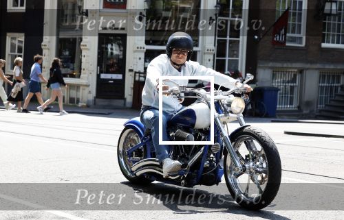 Amsterdam 5 juni 2023
Koen Verweij op een hele dikke Harley Davidson.