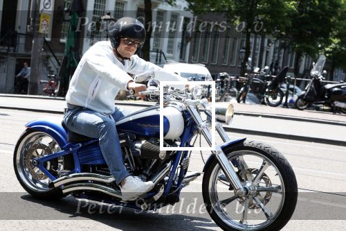 Amsterdam 5 juni 2023
Koen Verweij op een hele dikke Harley Davidson.