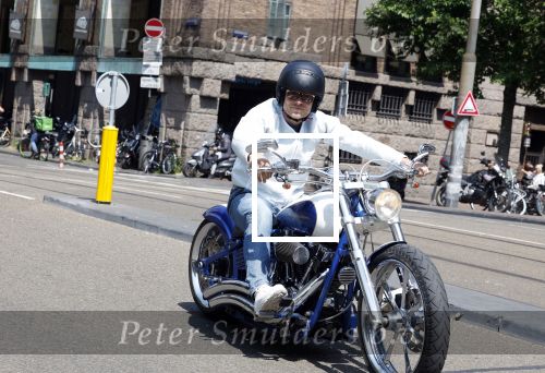 Amsterdam 5 juni 2023
Koen Verweij op een hele dikke Harley Davidson.