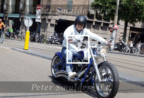 Amsterdam 5 juni 2023
Koen Verweij op een hele dikke Harley Davidson.