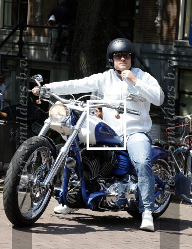 Amsterdam 5 juni 2023
Koen Verweij op een hele dikke Harley Davidson.