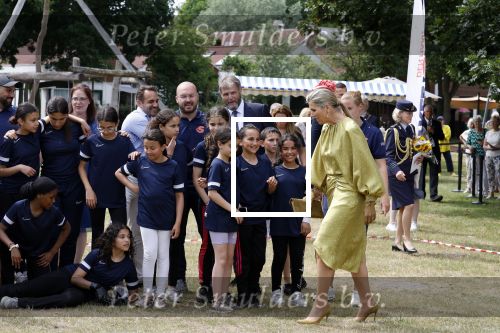 Schevenigen 23 juni 2023
Hare Majesteit Koningin Maxima bezocht het erfgoedpark Loosduinen in Den Haag.
Oa burgemeetser jan v Zanen was daarbij aanwezig.