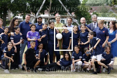 Schevenigen 23 juni 2023
Hare Majesteit Koningin Maxima bezocht het erfgoedpark Loosduinen in Den Haag.
Oa burgemeetser jan v Zanen was daarbij aanwezig.