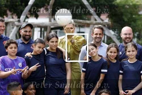 Schevenigen 23 juni 2023
Hare Majesteit Koningin Maxima bezocht het erfgoedpark Loosduinen in Den Haag.
Oa burgemeetser jan v Zanen was daarbij aanwezig.
