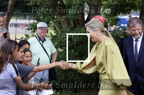 Schevenigen 23 juni 2023
Hare Majesteit Koningin Maxima bezocht het erfgoedpark Loosduinen in Den Haag.
Oa burgemeetser jan v Zanen was daarbij aanwezig.