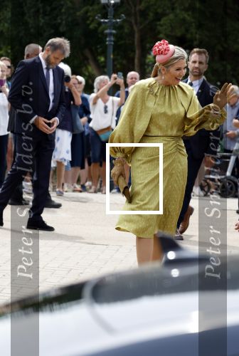 Schevenigen 23 juni 2023
Hare Majesteit Koningin Maxima bezocht het erfgoedpark Loosduinen in Den Haag.
Oa burgemeetser jan v Zanen was daarbij aanwezig.