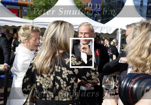 Amsterdam 10 juni 2023
Het 31e Amsterdam diner in AFAS Live tbv het Aidsfonds.
Linda de Mol kwam met Iebele v d Meulen  en werd opgevangen door prinses Mabel .