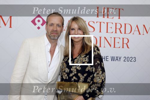 Amsterdam 10 juni 2023
Het 31e Amsterdam diner in AFAS Live tbv het Aidsfonds.
Linda de Mol kwam met Iebele v d Meulen  en werd opgevangen door prinses Mabel .