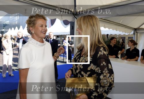 Amsterdam 10 juni 2023
Het 31e Amsterdam diner in AFAS Live tbv het Aidsfonds.
Linda de Mol kwam met Iebele v d Meulen  en werd opgevangen door prinses Mabel .