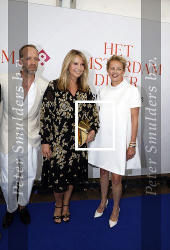 Amsterdam 10 juni 2023
Het 31e Amsterdam diner in AFAS Live tbv het Aidsfonds.
Linda de Mol kwam met Iebele v d Meulen  en werd opgevangen door prinses Mabel .