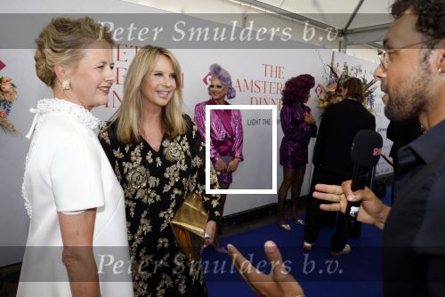 Amsterdam 10 juni 2023
Het 31e Amsterdam diner in AFAS Live tbv het Aidsfonds.
Linda de Mol kwam met Iebele v d Meulen  en werd opgevangen door prinses Mabel .