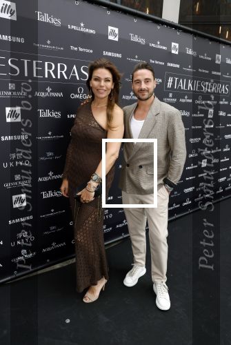Amsterdam 1 juni 2023
Talkies terras award bij the Harbour Club .
Binnenhuis architect stylist Manon de Bie met een kennis