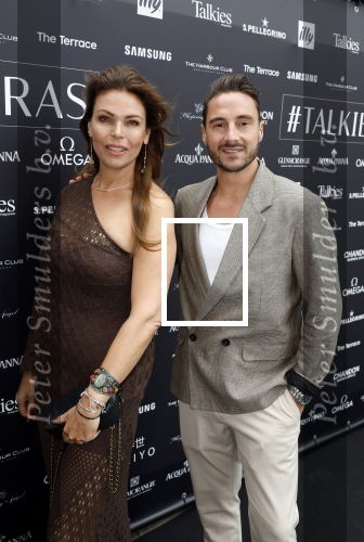 Amsterdam 1 juni 2023
Talkies terras award bij the Harbour Club .
Binnenhuis architect stylist Manon de Bie met een kennis