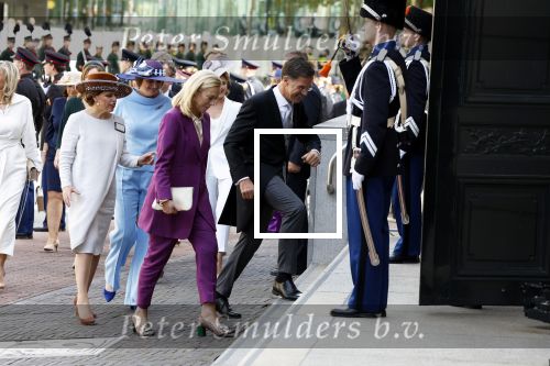 Den Haag 20 september 2022
Prinsjesdag 2022 in Den Haag . De troonrede wordt gedaan vanuit de koninklijke schouwburg .
Koning Willem Alexander Koningin Maxima en voor het eerst is prinses Amalia erbij . Ook prins Constantijn en prinses laurentien zijn aanwezig. Mark Rutte en Sigrid Kaag