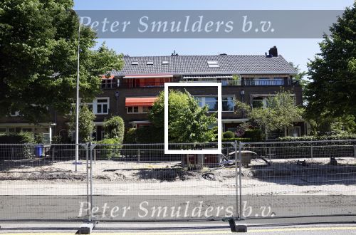 Amsterdam juni 2023
De weg voor het huis van Martijn Krabbe is helemaal op gebroken.