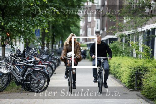 Amsterdam 1 juni 2023
Matthijs de Ligt en zijn vriendin Annekee Molenaar op de fiets in Amsterdam.