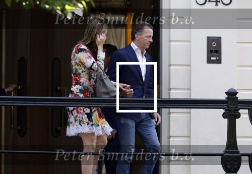 Amsterdam 6 juni 2023
Michiel Mol en zijn vrouw Marloes Mens verlaten het Waldorf ASstoria Hotel. Ze zijn vandaag 5 jaar getrouwd.