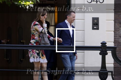Amsterdam 6 juni 2023
Michiel Mol en zijn vrouw Marloes Mens verlaten het Waldorf ASstoria Hotel. Ze zijn vandaag 5 jaar getrouwd.