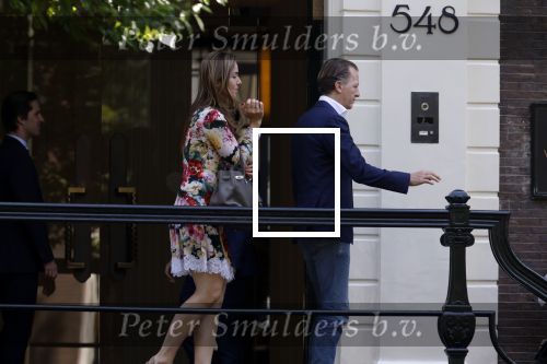 Amsterdam 6 juni 2023
Michiel Mol en zijn vrouw Marloes Mens verlaten het Waldorf ASstoria Hotel. Ze zijn vandaag 5 jaar getrouwd.