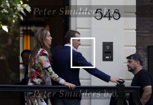Amsterdam 6 juni 2023
Michiel Mol en zijn vrouw Marloes Mens verlaten het Waldorf ASstoria Hotel. Ze zijn vandaag 5 jaar getrouwd.