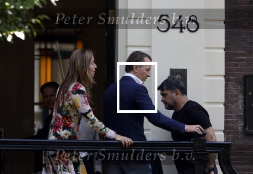 Amsterdam 6 juni 2023
Michiel Mol en zijn vrouw Marloes Mens verlaten het Waldorf ASstoria Hotel. Ze zijn vandaag 5 jaar getrouwd.