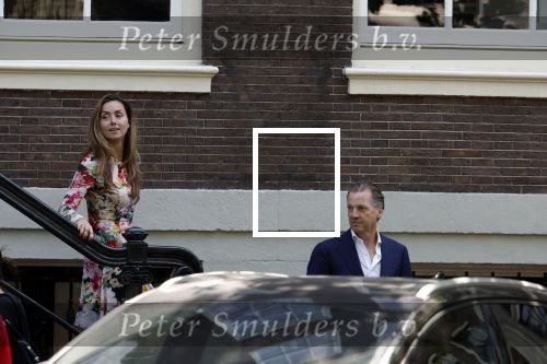 Amsterdam 6 juni 2023
Michiel Mol en zijn vrouw Marloes Mens verlaten het Waldorf ASstoria Hotel. Ze zijn vandaag 5 jaar getrouwd.