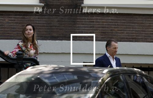 Amsterdam 6 juni 2023
Michiel Mol en zijn vrouw Marloes Mens verlaten het Waldorf ASstoria Hotel. Ze zijn vandaag 5 jaar getrouwd.