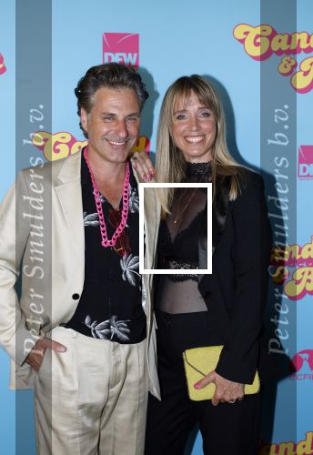 Amsterdam 276 juni 2023
Premiere Candy en Bonita in Pathe de Munt . Nienke Romer is de regisseur.
Nienke Romer met partner Frederik Brom