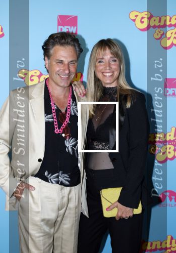 Amsterdam 276 juni 2023
Premiere Candy en Bonita in Pathe de Munt . Nienke Romer is de regisseur.
Nienke Romer met partner Frederik Brom