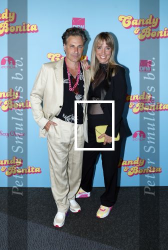 Amsterdam 276 juni 2023
Premiere Candy en Bonita in Pathe de Munt . Nienke Romer is de regisseur.
Nienke Romer met partner Frederik Brom