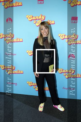 Amsterdam 276 juni 2023
Premiere Candy en Bonita in Pathe de Munt . Nienke Romer is de regisseur.
Nienke Romer met partner Frederik Brom