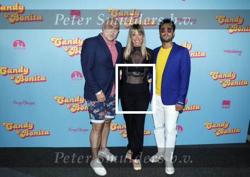 Amsterdam 276 juni 2023
Premiere Candy en Bonita in Pathe de Munt . Nienke Romer is de regisseur.
Nienke Romer met partner Frederik Brom