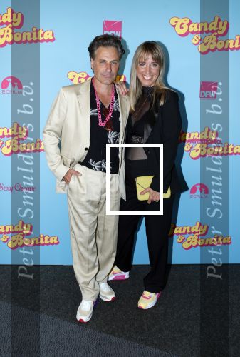 Amsterdam 276 juni 2023
Premiere Candy en Bonita in Pathe de Munt . Nienke Romer is de regisseur.
Nienke Romer met partner Frederik Brom