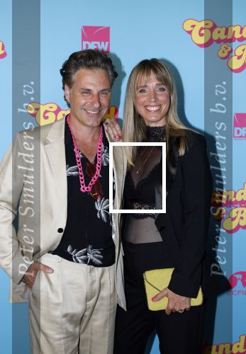 Amsterdam 276 juni 2023
Premiere Candy en Bonita in Pathe de Munt . Nienke Romer is de regisseur.
Nienke Romer met partner Frederik Brom