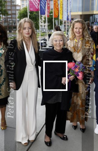 Amsterdam 1 juni 2023
Openingsavond van Holland festival in Amsterdam.
Aanwezig oa Prinses Beatrix Prinses Mabel en haar dochter Zaria.