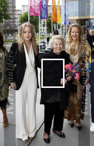 Amsterdam 1 juni 2023
Openingsavond van Holland festival in Amsterdam.
Aanwezig oa Prinses Beatrix Prinses Mabel en haar dochter Zaria.