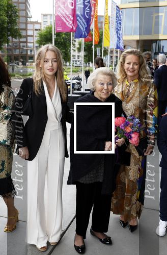 Amsterdam 1 juni 2023
Openingsavond van Holland festival in Amsterdam.
Aanwezig oa Prinses Beatrix Prinses Mabel en haar dochter Zaria.